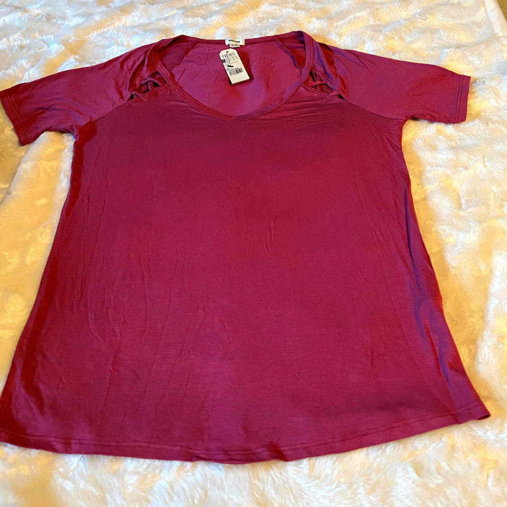 Garage Dry Rose Crisscross Shoulder T-Shirt XS Rayon Blend Summer Top NWT
